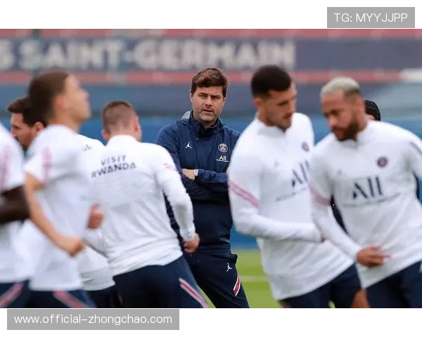 法甲球迷日活动：俱乐部开放训练课吸引千名观众